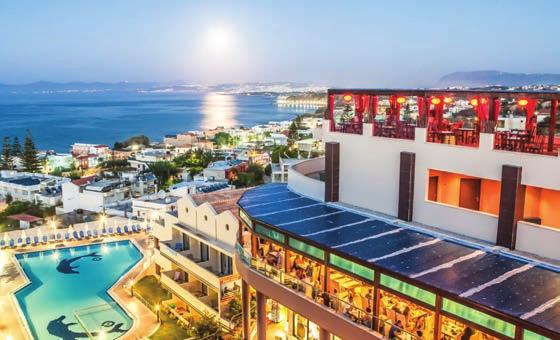 Ένα ολοκαίνουργιο 5άστερο resort, με υποδομές πέρα από κάθε περιγραφή 118 μοιραζόμενες και ιδιωτικές πισίνες, SPA 1.900 τ.μ., bar, εστιατόρια, σαλόνια, παιδότοπος, κομμωτήριο, καταστήματα που θα τα χαρείτε!