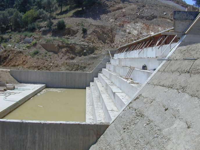 Εικόνα 21: Βαθμιδωτή διώρυγα πτώσης &