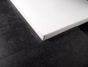 Rectangular shower tray of 5cm height, placed in line with the floor or top