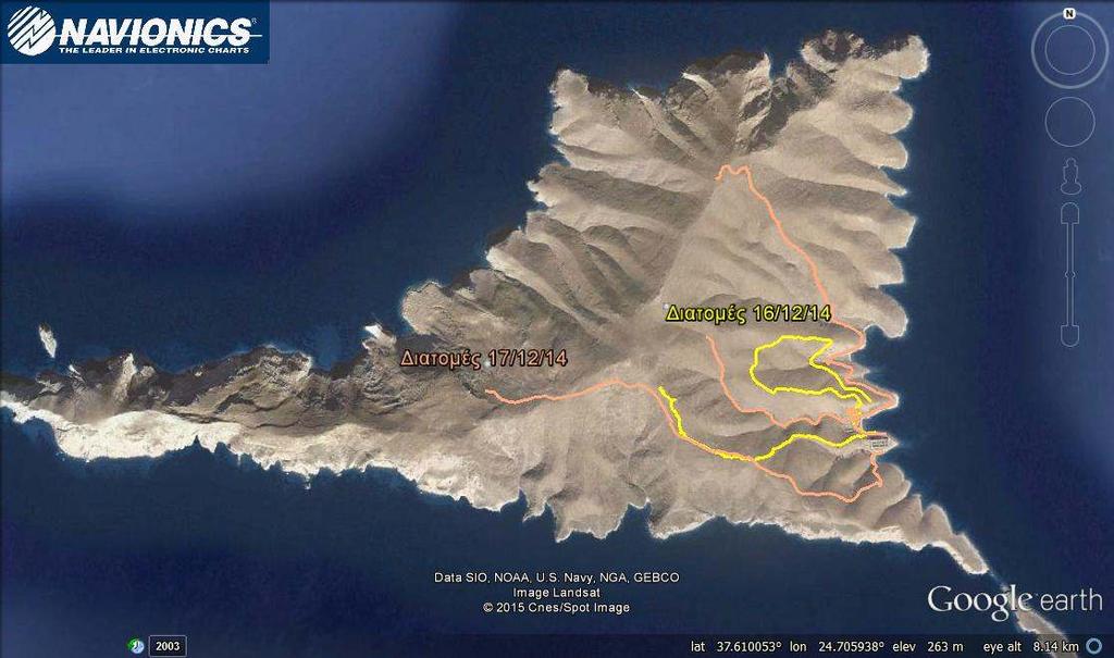 Το νησί της Γυάρου είναι σχετικά μικρό (17, 5 km 2 ) και διαθέτει μια ακτογραμμή αναπτύγματος περίπου 35,5 km η οποία στο συντριπτικά μεγαλύτερο τμήμα της δημιουργείται από πλαγιές λόφων που πέφτουν
