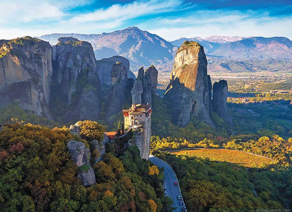 Το πέτρινο δάσος των θεάσταλτων βράχων τους σχηματίζει ένα από τα θαυμαστότερα υποβλητικότερα τοπία του κόσμου.