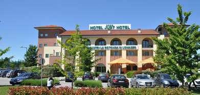 Steigenberger Hotel El Tahrir βρίσκεται σε ιδανική τοποθεσία, στην καρδιά της πόλης του Καΐρου και σε