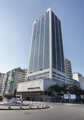 Το Hilton Rio de Janeiro Copacabana προσφέρει φωτεινά και καλαίσθητα δωμάτια με κλιματισμό, τηλεόραση και μίνι μπαρ.