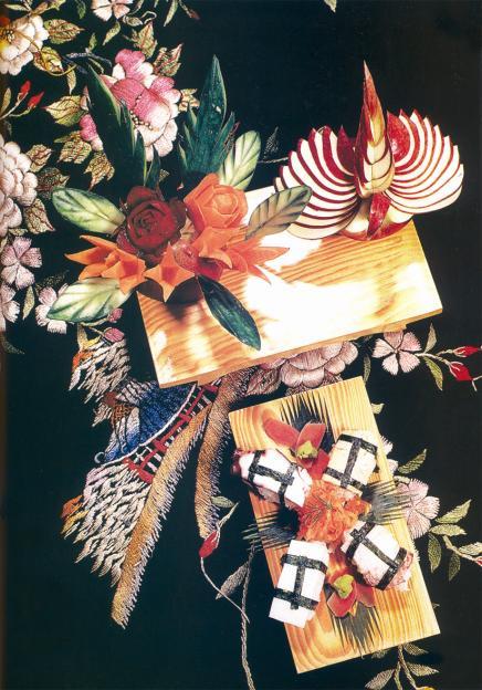 Ικεμπάνα Ιαπωνική τέχνη διατήρησης των λουλουδιών, μέσω ενός ειδικού συστήματος τοποθέτησής τους σε βάζα. Ο όρος σχηματίζεται από τις ιαπωνικές λέξεις ίκε-ρου: ζω, διατηρώ ζωντανό και μπάνα: λουλούδι.