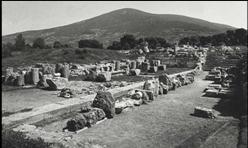 Β. Αποκατάσταση και αναστήλωση Η αποκατάσταση ενός μνημειακού καταλοίπου μπορεί να περιορίζεται στη στερέωση-συντήρησή του, δηλαδή σε περιορισμένες συμπληρώσεις, προκειμένου να ενισχυθεί και να γίνει