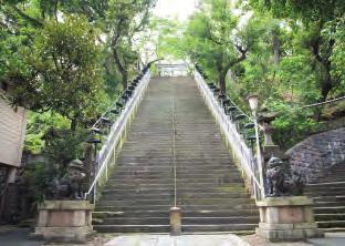 cultural property of Japan, and the juxtaposition of the palace and Tokyo Tower are also highlights!