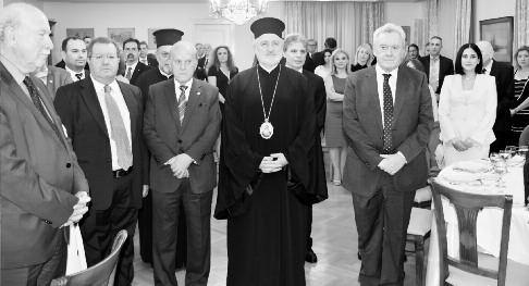 Ενθρόνιση του Αρχιεπισκόπου ΕΘΝΙΚΟΣ ΚΗΡΥΞ 11 Η πρώτη συνέντευξη του Αρχιεπισκόπου Αμερικής Ελπιδοφόρου στον «Εθνικό Κήρυκα» ραιότητές σας που θα επιδιώξετε να υλοποιήσετε στο άμεσο μέλλον; Δεν θέλω