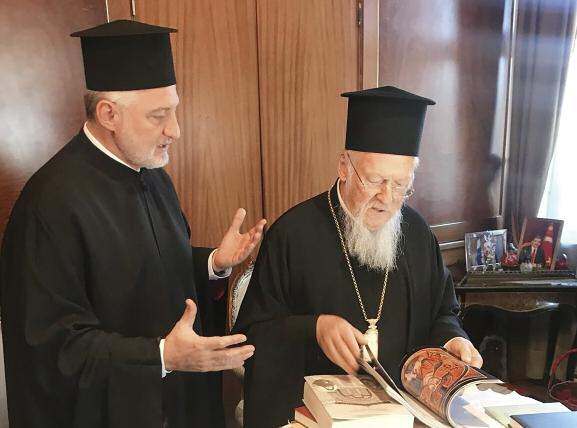 Πρόκειται για μια Ομογένεια, Σεβασμιώτατε, μεγάλη κατά πάντα, επιτυχημένη στο έπακρο, φιλότιμη πέρα για πέρα, της οποίας η ζωή συγκροτείται και κινείται γύρω από την Εκκλησία, με δομικό κύτταρο