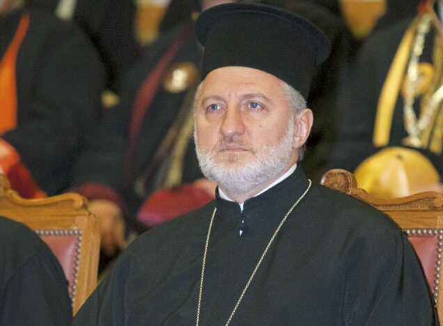 17 ΕΘΝΙΚΟΣ ΚΗΡΥΞ Ενθρόνιση του Αρχιεπισκόπου Ο Τζον και η Μάργκο Κατσιματίδη, ο Τζον Κατσιματίδης ο νεότερος και η Αντρεα Κατσιματίδη καλωσορίζουν τον Αρχιεπίσκοπο Αμερικής Ελπιδοφόρο Σεβασμιώτατε,