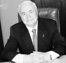 Θρόνου στην αγκαλιά της οποίας αναπνέει, ζει, αναπτύσσεται και οργανώνεται ο εκεί Απόδημος Ελληνισμός.