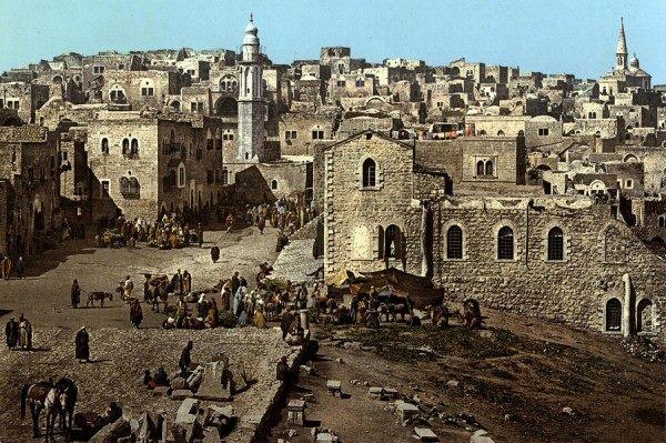 26/12/2018 Βηθλεέμ Ιστορικές και θρησκευτικές αξιώσεις / Επικαιρότητα Η πόλη της Βηθλεέμ είναι ένας προορισμός μεγάλου ενδιαφέροντος όχι μόνο θρησκευτικού αλλά και ιστορικού.