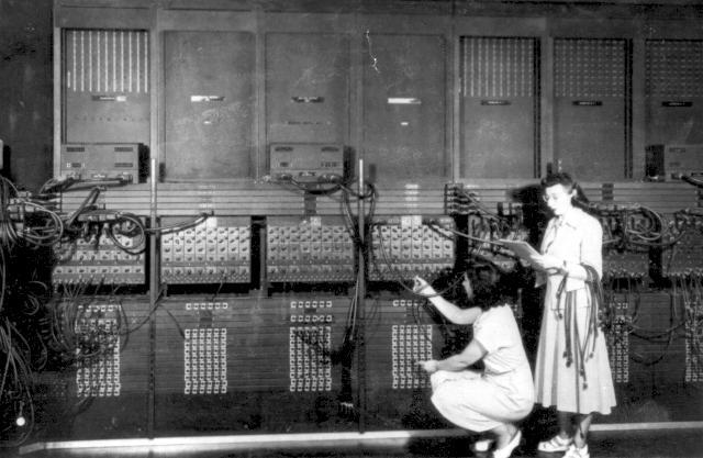 Ογκώδης 1 ος ψηφιακός Η/Υ (ENIAC):