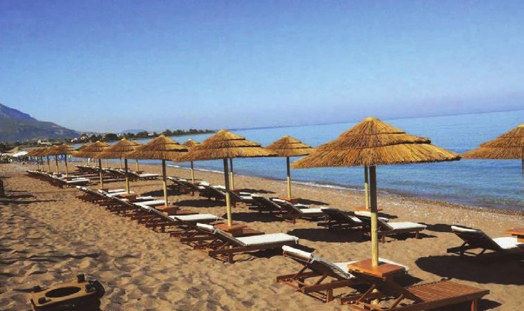ΥΠΗΡΕΣΙΕΣ: Οι επισκέπτες µπορούν να χαρούν τον ήλιο και την θάλασσα στην παραλία που εκτείνεται ακριβώς µπροστά από το Messina Resort Hotel ή εάν προτιµούν να περάσουν την ηµέρα τους στην πισίνα του