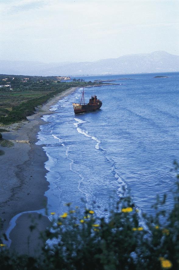 Το γνωστό ναυάγιο, κοντά στο Γύθειο. Εδώ το 1829 χτίστηκε ο Πύργος Τζαννετάκη και το 1872 ο εντυπωσιακός φάρος. Στον Πύργο Τζανετάκη σήμερα στεγάζεται το Ιστορικό-Εθνολογικό Μουσείο Μάνης.