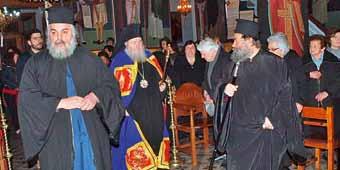 Στήν ὁμιλία τοῦ ὁ Σεβασμιώτατος ἀνέπτυξε καί ἀνέλυσε μία φράση ἀπό τούς Χαιρετισμούς τῆς Παναγίας μας, χαῖρε ὅτι βαστάζεις τόν βαστάζοντα πάντα. Ὁ Κατανυκτικός Ἑσπερινός τῆς Α Κυριακῆς τῶν Νηστειῶν!