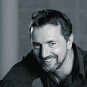He has collaborated with the Württembergisches Philharmonieorchester Reutlingen and Tonkünstler Orchester Niederösterreich.
