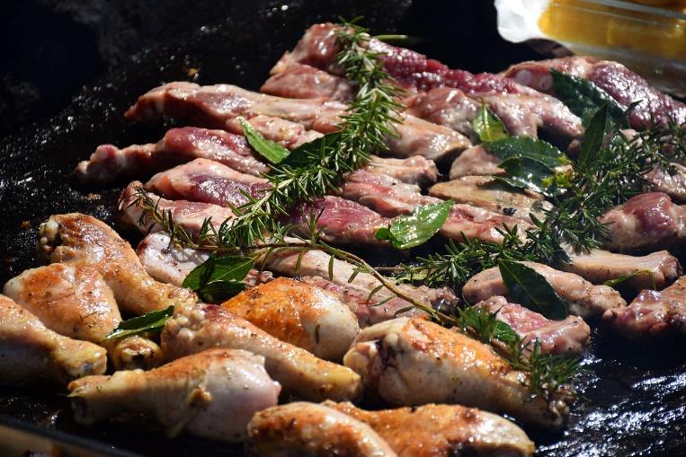 συμμετέχοντες θα δοθεί λίστα με τις καλύτερες γαστρονομικές διευθύνσεις για τα γκουρμέ ψώνια σας).