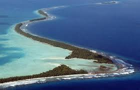 Οι ατόλες (κοραλιογενή νησιά) του μικρού αυτού κράτους έχουν κατά μέσο όρο