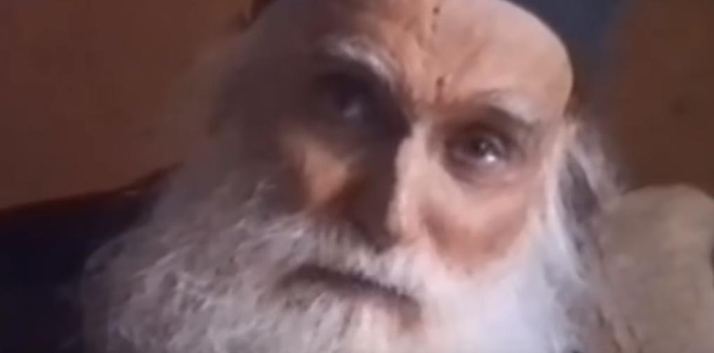 03/04/2019 Δείτε σε βίντεο τον Γέροντα της Υπακοής παπάεφραίμ Κατουνακιώτη / Ορθόδοξες Προβολές Ο παπα- Εφραιμ Κατουνακιώτης γεννήθηκε το 1912 στο Αμπελοχώρι Θηβών.