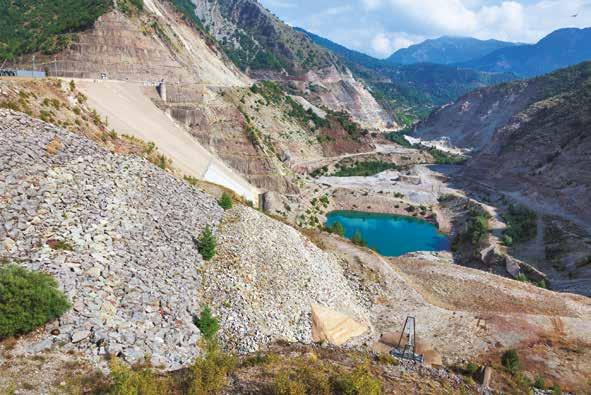 Η περιβαλλοντική αδειοδότηση έργων και δραστηριοτήτων/σχεδίων και προγραμμάτων (Ν. 4014/2011) Έργα για την εκτροπή του Αχελώου φράγμα Μεσοχώρας (φωτ. Α. Βιδάλης) 9.
