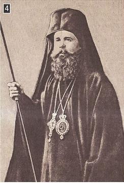 τα τζλθ Αυγοφςτου οι Σοφρκοι μπικαν ςτθ μφρνθ, πυρπόλθςαν τθν ελλθνικι και τθν αρμενικι ςυνοικία τθσ πόλθσ, ενϊ ο Μθτροπολίτθσ Χρυςόςτομοσ παραδόκθκε ςτο μουςουλμανικό πλικοσ και κανατϊκθκε.