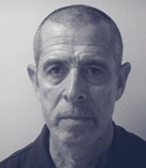 Τσολάκης Χαρίλαος Ο Χαρίλαος Τσολάκης απόφοιτος ΤΕΦΑΑ, είναι κάτοχος διδακτορικού τίτλου µε θέµα την επίδραση της προπόνησης αντιστάσεων στην µυ κή δύναµη, µυ κή µάζα και στα επίπεδα της