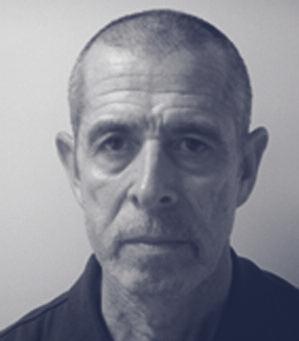 Τσολάκης Χαρίλαος Ο Χαρίλαος Τσολάκης απόφοιτος ΤΕΦΑΑ, είναι κάτοχος διδακτορικού τίτλου µε θέµα την επίδραση της προπόνησης αντιστάσεων στην µυ κή δύναµη, µυ κή µάζα και στα επίπεδα της