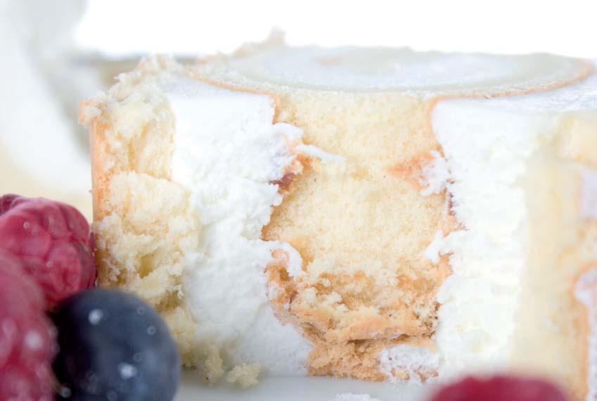 Biskuitteig Biskuitteig Zutaten: 3 Eier 3-4 EL Wasser, heiß 150 g Zucker 1 Päckchen Vanillinzucker 100 g Mehl, Typ 405 100 g Speisestärke 2-3 gestr.