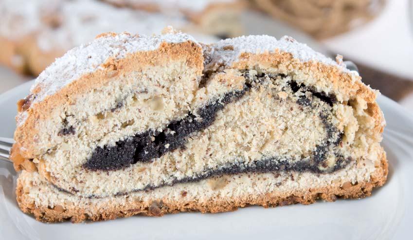 Mohnstollen Mohnstollen Zutaten: Für den Teig: 100 g Buchweizenmehl 200 g Weizenmehl 100 g Haselnüsse, gemahlen 1 Würfel Hefe (40 g) oder 1 Pck.
