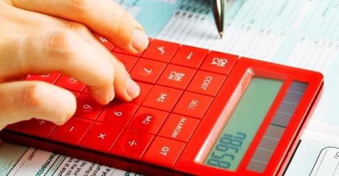 5. Μη έκπτωση δαπανών σε περίπτωση εξόφλησης χωρίς τη χρήση τραπεζικού μέσου πληρωμής Δεν εκπίπτει κάθε είδους δαπάνη που αφορά σε αγορά αγαθών ή λήψη υπηρεσιών αξίας άνω των 500 ευρώ, από την