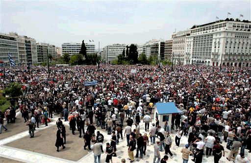 Ένα άλλο αίτηµα στη σηµερινή εποχή αφορά την Επιτροπή του ηµοσίου Χρέους, που πρέπει ν αποτελείται από τους ίδιους τους εργαζόµενους όχι δήθεν ανεξάρτητες αρχές όπως η CADTM 12.