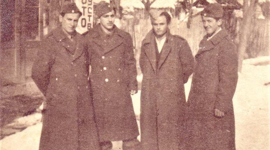 ΒΙΒΛΙΟΠΑΡΟΥΣΙΑΣΗ Απόσπασμα από τη σελίδα 112-115: Υποχώρηση στη Μπερκόβιτσα, Βουλγαρία μέχρι τη σιδηροδρομική γραμμή όπου θα συνεχίζαμε για τον καθορισμένο προορισμό που ήταν η πόλη Μπερκόβιτσα.