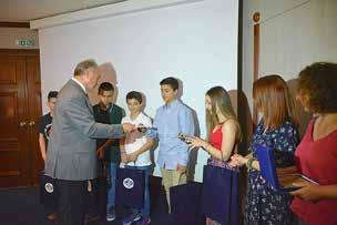 Βασίλη Ανδρουλάκη και απονεμήθηκαν τιμητικοί έπαινοι στη σχολική ομάδα του Δημοτικού Σχολείου Παλαιοκάστρου Σάμου που συμμετείχε στον Πανελλήνιο Διαγωνισμό