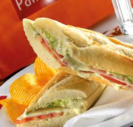 Χωρίς πατατάκια Without potato chips ΣΙΖΑΡΣ ΚΛΑΜΠ ΚΟΤΟΠΟΥΛΟΥ Φρυγανισμένο ψωμί του τοστ σικάλεως με μαριναρισμένα φιλετάκια κοτόπουλου ψημένα στη σχάρα, μπέικον, τυρί ένταμ, ντομάτα, σαλάτα iceberg