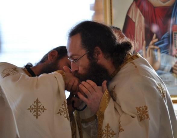 Ο ασπασμός είναι μέχρι σήμερα συστατικό τμήμα της Θείας Λειτουργίας της Αρμενικής Εκκλησίας και μεταδίδεται προς όλα τα μέλη της σύναξης.