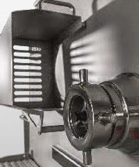An inspection step allow the user to have a better view inside the bowl of the machine, once the step is opened the grinder stops.