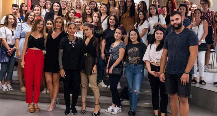 Σκλήβα, κ.ά.). Έχει δημιουργήσει με το πινέλο της editorial μόδας σε κορυφαία περιοδικά και έχει επιμεληθεί το make-up τηλεοπτικών αστέρων και Ελλήνων τραγουδιστών.