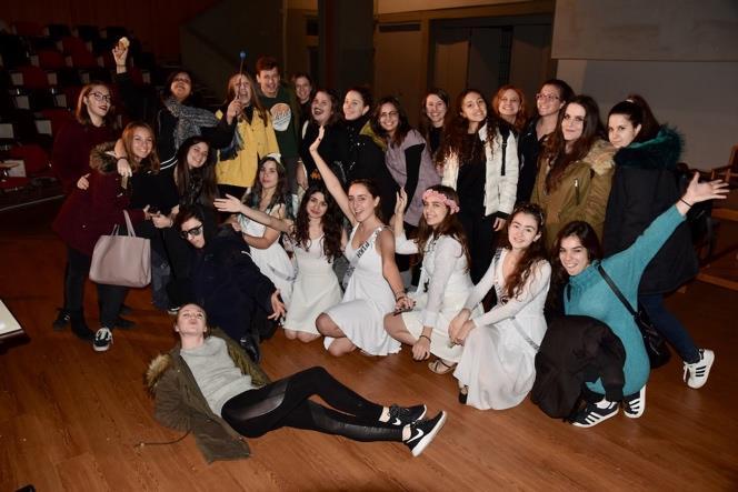 Μπραουδάκης, Σμαράγδα Νικολιδάκη, Ντεσάρα Ντόκα, Μίνα Παύλου, Δανάη Παπαδοπούλου, Γιώργος Παπαδάκης, Γιώργος Πολυμερόπουλος, Μαρία Πανοπούλου, Βάσια Σκιαδά, Μαρία Στοιχείου, Ζωή Τζέλεση, Μαρινέλα