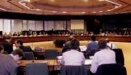Β. Δπξσπατθφ πκβνχιην Σν Δπξσπατθφ πκβνχιην απνηειείηαη απφ ηνπο Αξρεγνχο ησλ θξαηψλ ή ησλ Κπβεξλήζεσλ ησλ θξαηψλ κειψλ ηεο Έλσζεο.
