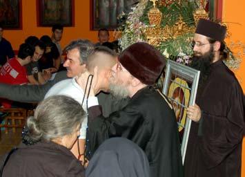 Πέρασαν γύρω στὰ 100 παιδιά, ἀπὸ τὰ ὁποῖα τὰ τριάντα ἕνα ἦταν ἄπορα καὶ πῆραν μαζὶ μὲ τὶς