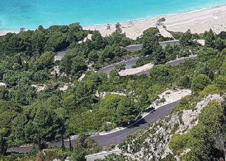 Έργα Σεισμών >> Μετά το χτύπημα του σεισμού στις 17/11/2015, οι προσπάθειές μας στόχευσαν στην λήψη της μεγαλύτερης δυνατής χρηματοδότησης από την πολιτεία, ώστε να κλείσουν οι