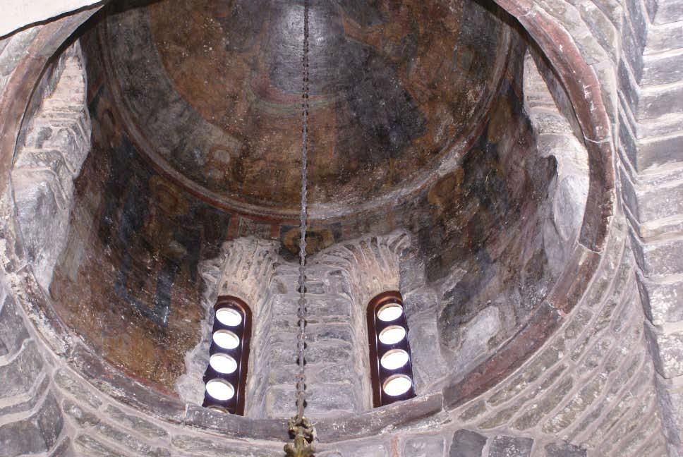 ΜΑΝΟΛΗΣ Σ. ΠΑΤΕΔΑΚΗΣ 11 Εικ. 3. Λεπτομέρεια από το σωζόμενο πρόσωπο της Θεοτόκου (Αντιφωνήτριας;) στον τρούλο. Παναγία Αντιφωνήτρια, Μυριοκέφαλα.