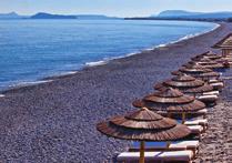 µ., παιδική πισίνα, θερµαινόµενη πισίνα, 2 Pool Bars, ατµοσφαιικό Lounge Bar µε µουσική και Blu Beach Bar.