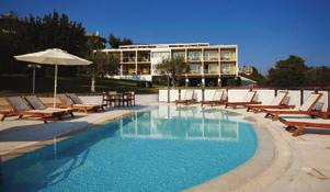 NAUTICA BAY 3* ΠΟΡΤΟ ΧΕΛΙ Στο Νοτιότερο άκρο της Αργολίδας, απέναντι από τις Σπέτσες, βρίσκεται το ξενοδοχείο Nautica Bay στο Πόρτο Χέλι.