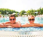 SKOPELOS HOLIDAYS HOTEL & SPA 5* PRINCE STAFILOS HOTEL 4* RIGAS HOTEL 3* ΧΩΡΑ - ΣΚΟΠΕΛΟΣ ΤΟΠΟΘΕΣΙΑ: Aυτό το ξενοδοχείο 5 αστέρων βρίσκεται µόλις 1,4χλµ.