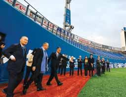 Αθλητισμός η μόνη λύση Του Ντίνου Μιχαηλίδη, Προέδρου ΚΟΕ Έκδοση: ΚΥΠΡΙΑΚΗ ΟΛΥΜΠΙΑΚΗ ΕΠΙΤΡΟΠΗ Αμφιπόλεως 21, Τ.Κ.23931 1687 Λευκωσία-Κύπρος Τηλ.