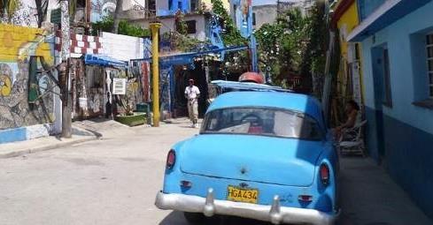 Και παρόλο που αυτό αποτελεί από μόνο του πόλο έλξης για την πόλη, η πρωτεύουσα της Κούβας συγκεντρώνει προκλήσεις ικανές να μας σαγηνεύσουν.