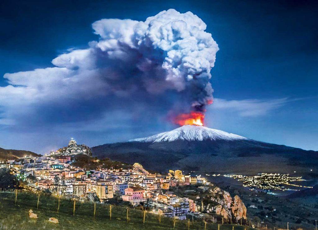 3H ΗΜΕΡΑ : ΚΑΤΑΝΙΑ ΑΙΤΝΑ ΣΥΡΑΚΟΥΣΕΣ : Πρωινό και συνεχίζουμε με προορισμό την Αίτνα το μεγαλύτερο ενεργό ηφαίστειο στην Ευρώπη, που εξακολουθεί να απειλεί με τις εκρήξεις του