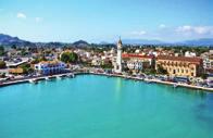 Στην µία διαθέτει τµήµα swim up (καθίσµατα µέσα στο νερό) για µεγαλύτερη απόλαυση! Φυσικά υπάρχει και παιδική πισίνα.