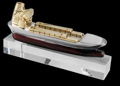 Size: 26 x 11 x 6 cm.